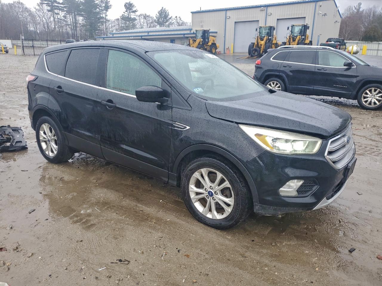 2017 FORD ESCAPE SE photo 4