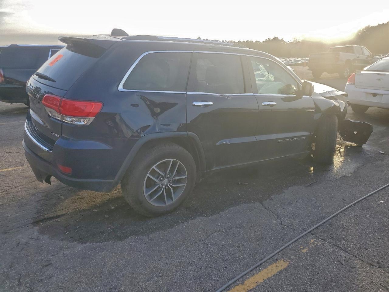 2018 JEEP GRAND CHEROKEE LIMITED photo 3
