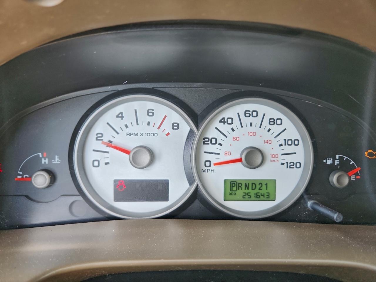 2005 FORD ESCAPE XLT photo 17