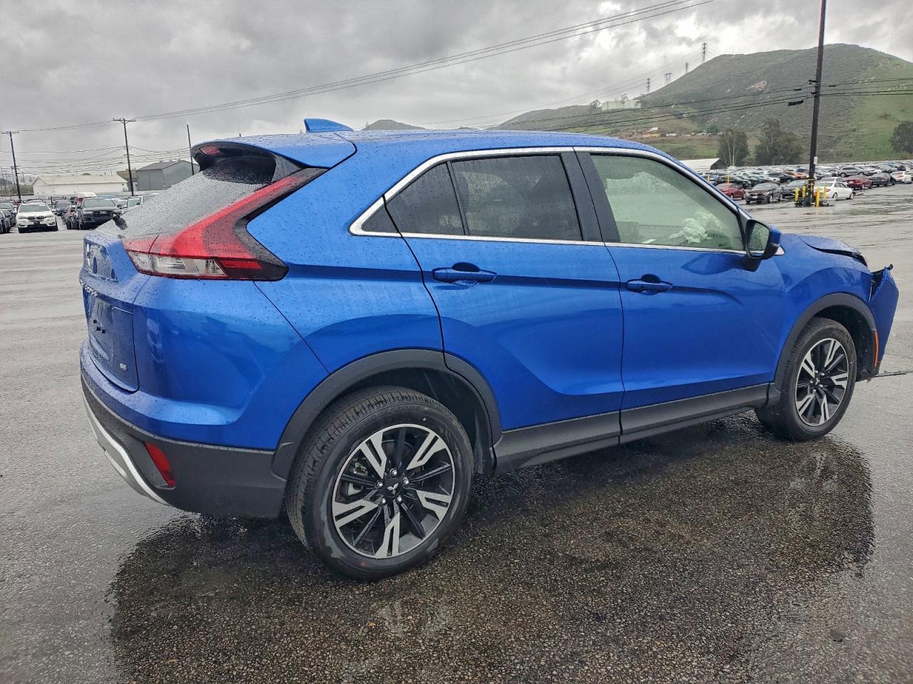 2025 MITSUBISHI ECLIPSE CROSS SE photo 3