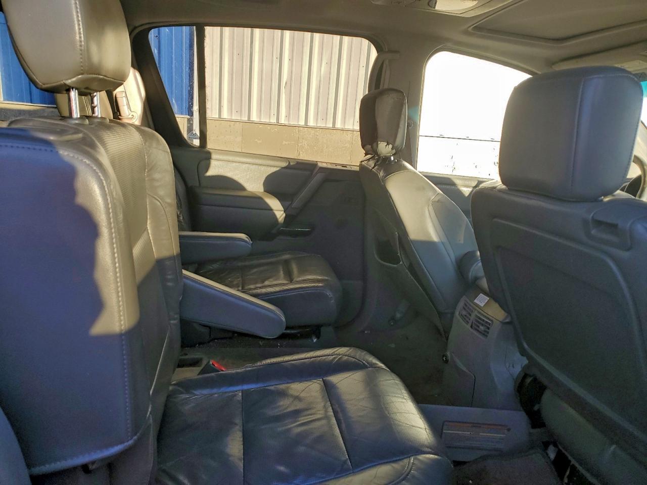 2004 NISSAN ARMADA SE photo 11