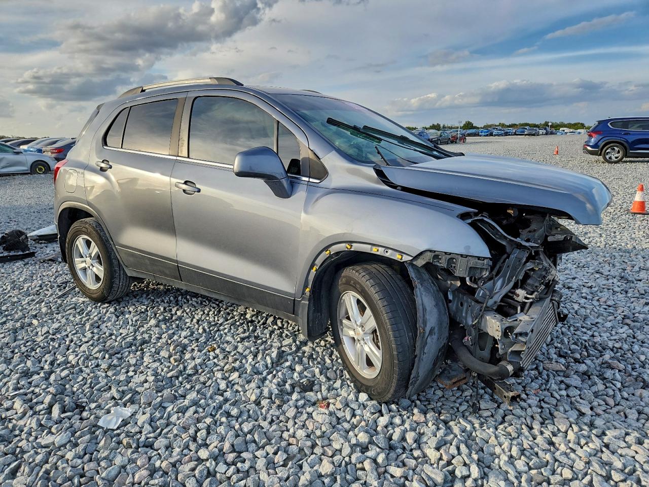 2015 CHEVROLET TRAX 1LT photo 4