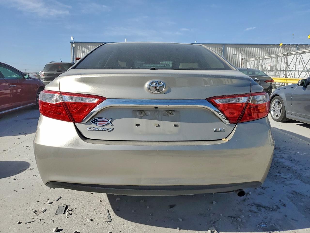 2016 TOYOTA CAMRY LE photo 6