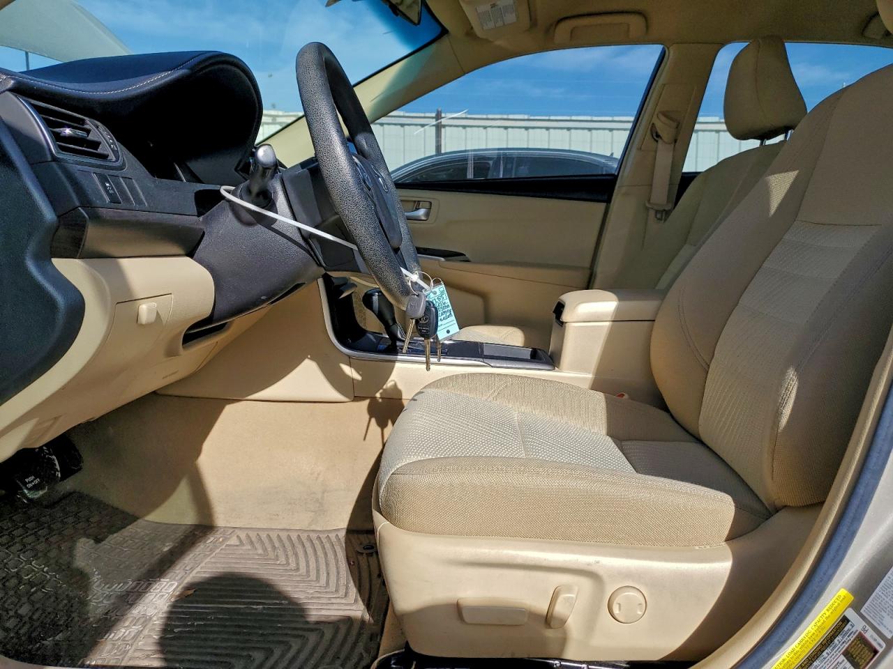 2016 TOYOTA CAMRY LE photo 7