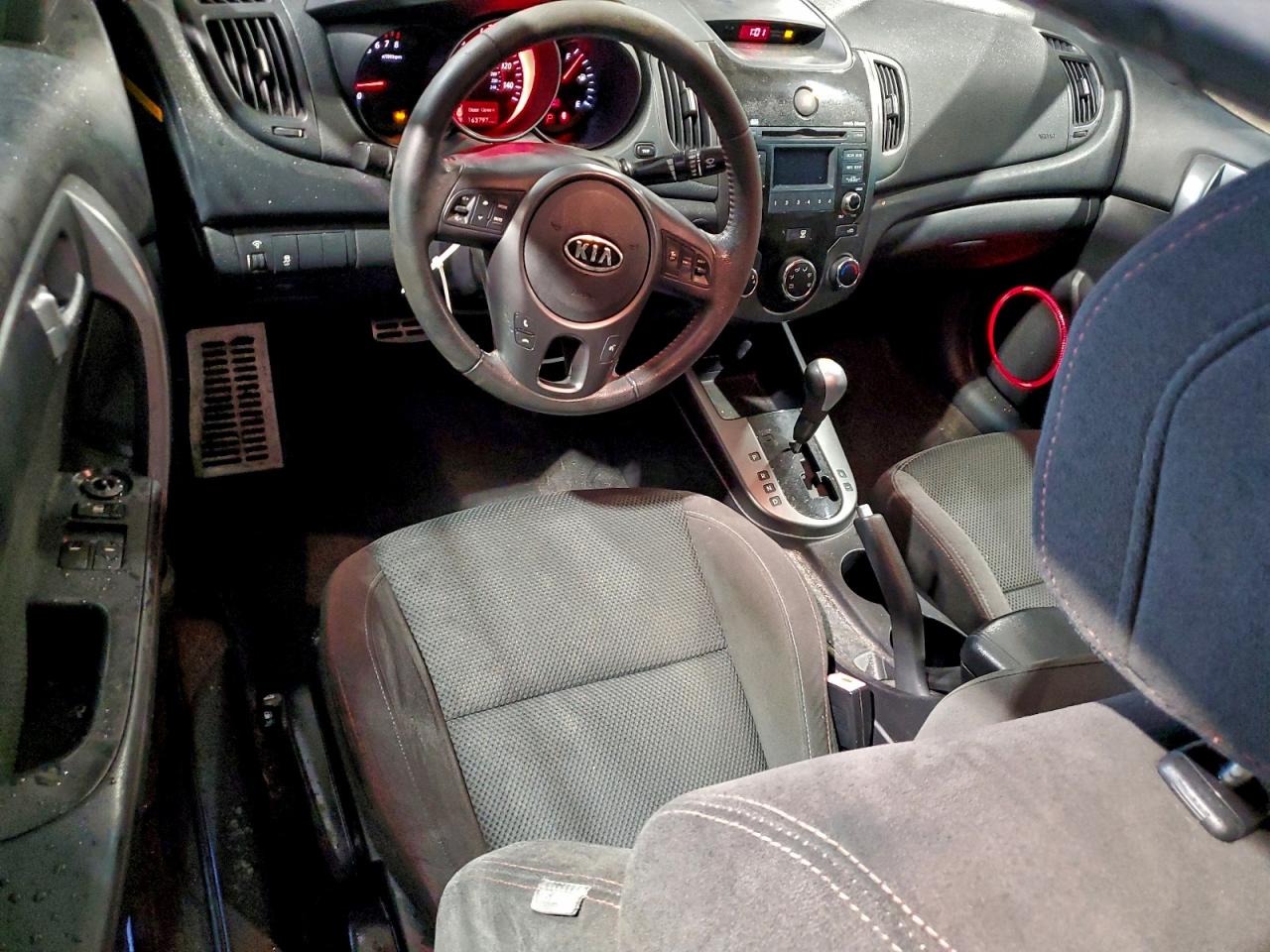 2010 KIA FORTE SX photo 15