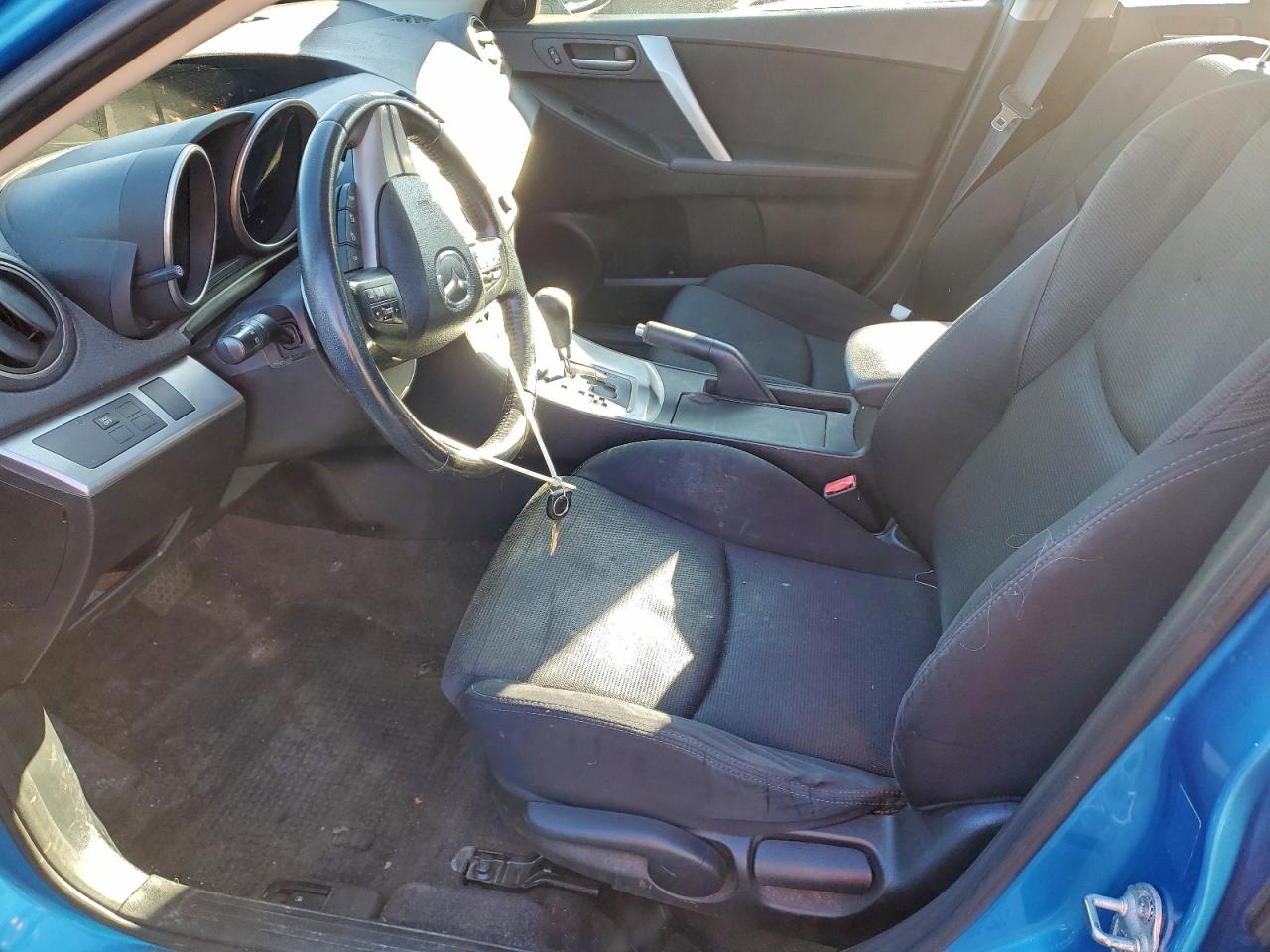 2010 MAZDA 3 S photo 7