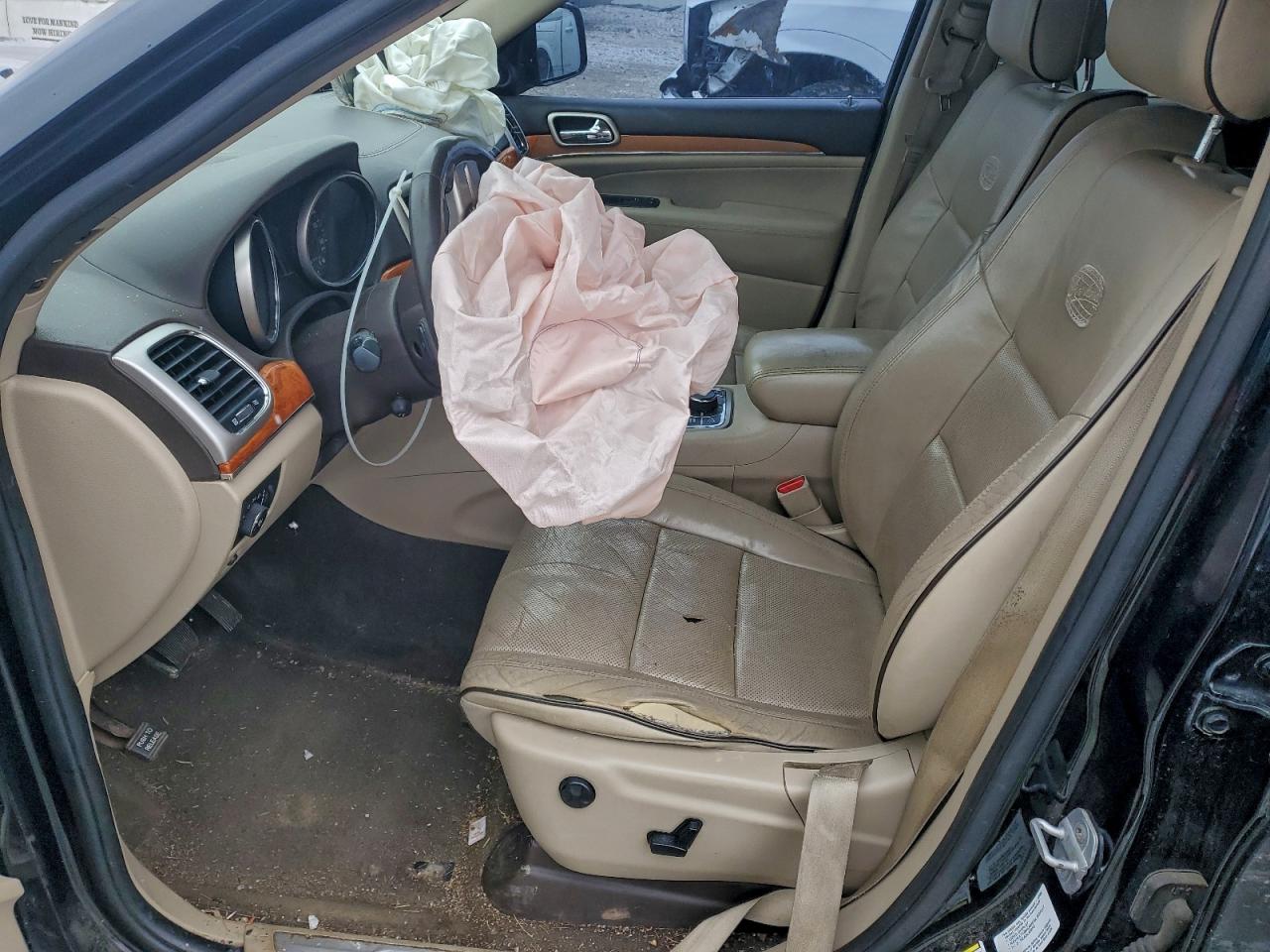 2012 JEEP GRAND CHEROKEE OVERLAND photo 19