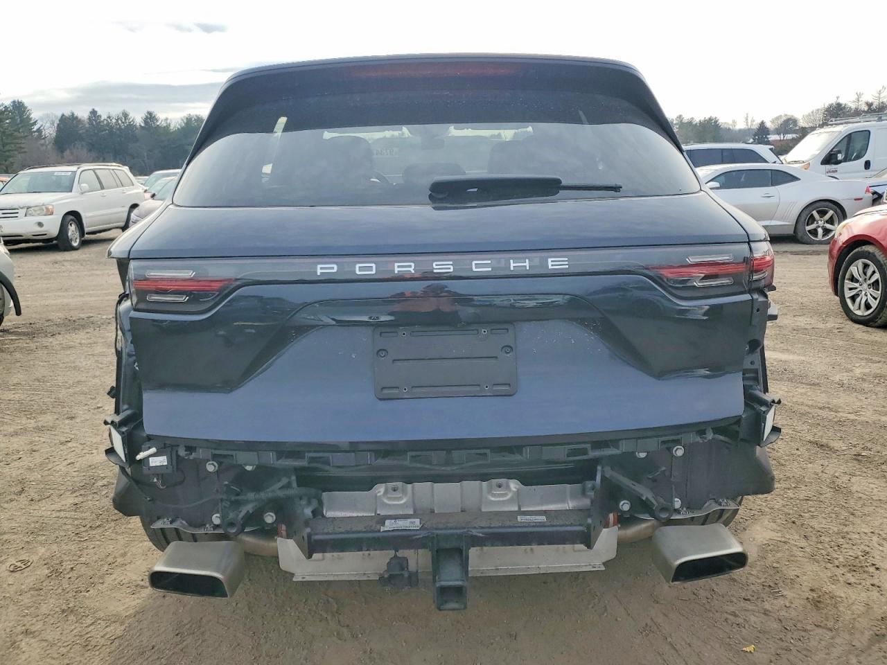2019 PORSCHE CAYENNE photo 11