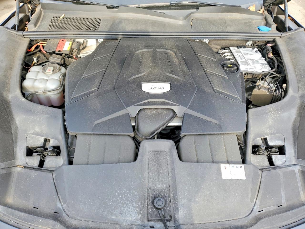 2019 PORSCHE CAYENNE photo 23