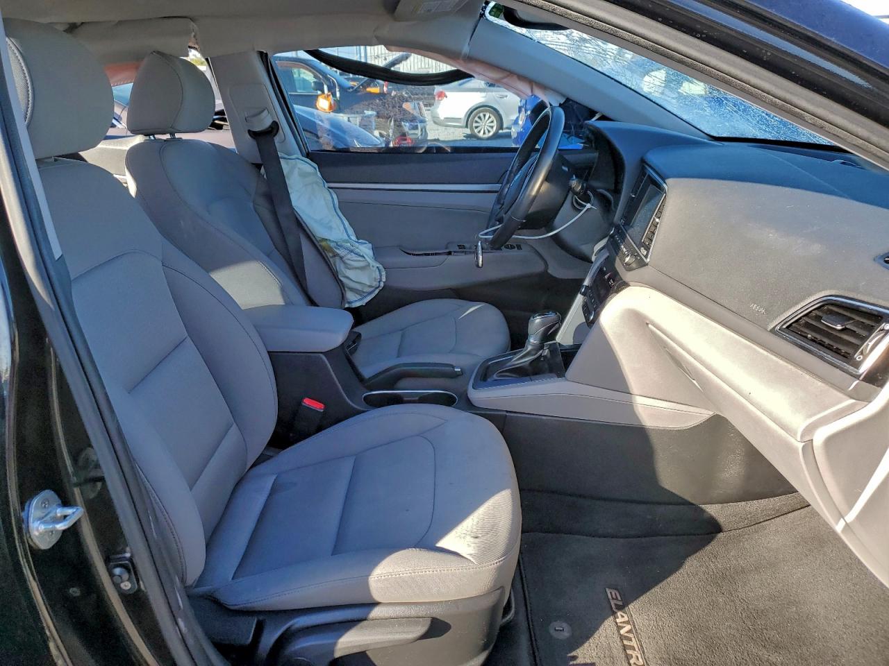 2018 HYUNDAI ELANTRA SEL photo 7