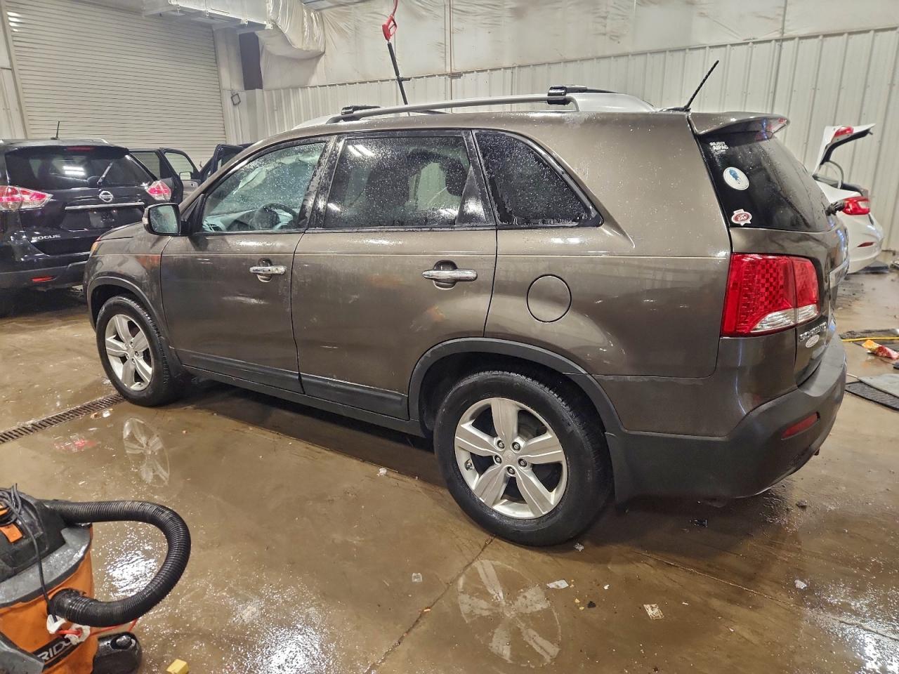 2013 KIA SORENTO EX photo 2