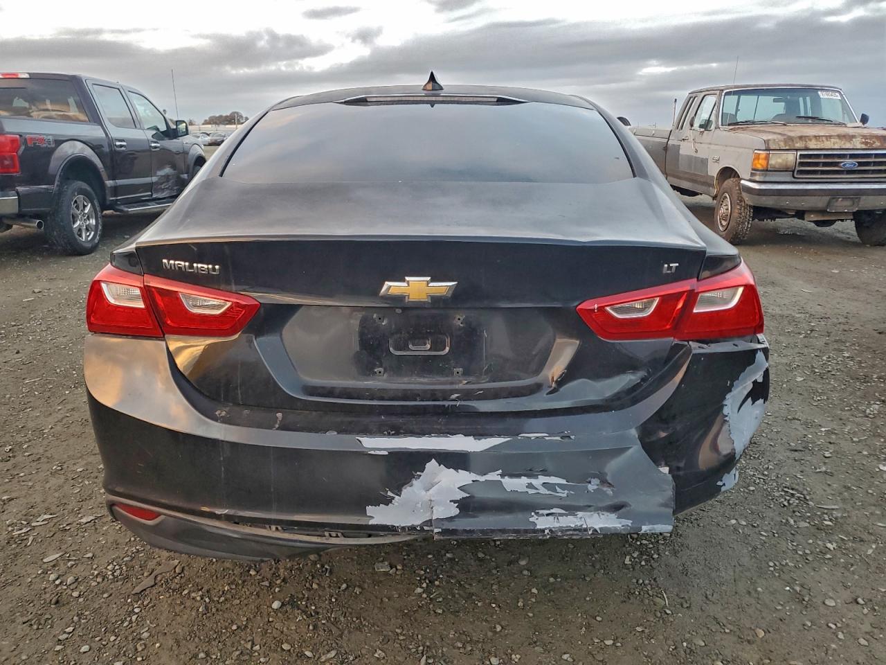 2017 CHEVROLET MALIBU LT photo 6