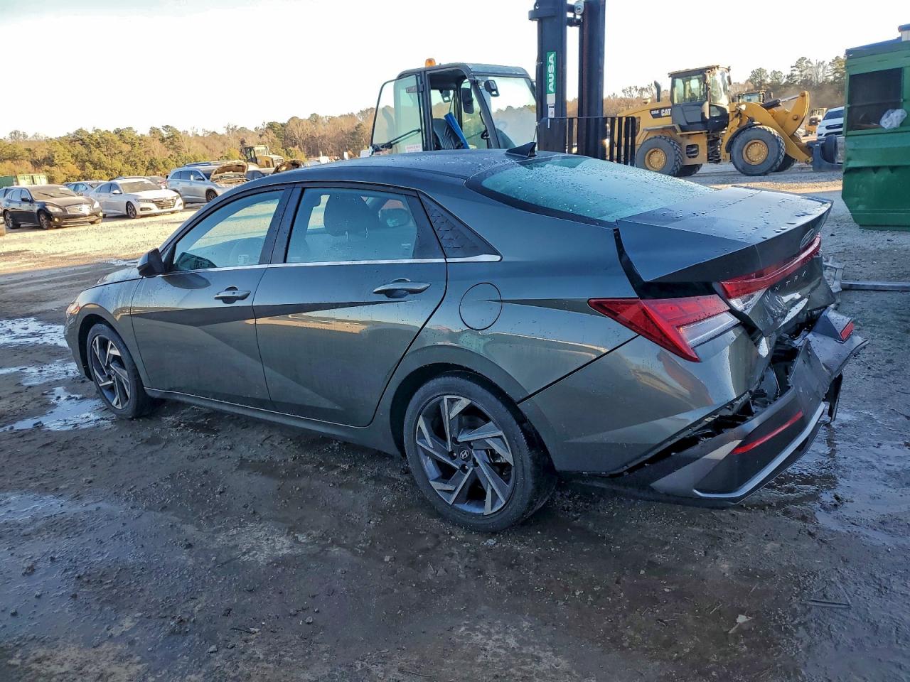 2025 HYUNDAI ELANTRA SEL photo 2