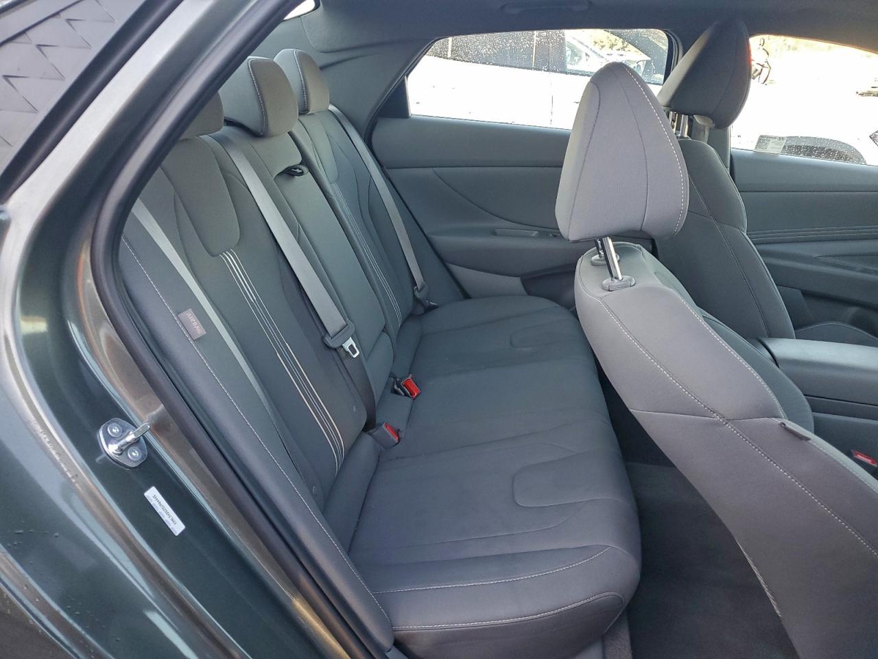 2025 HYUNDAI ELANTRA SEL photo 10