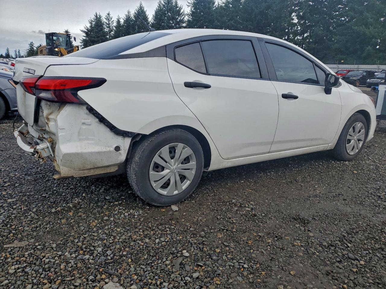 2020 NISSAN VERSA S photo 3