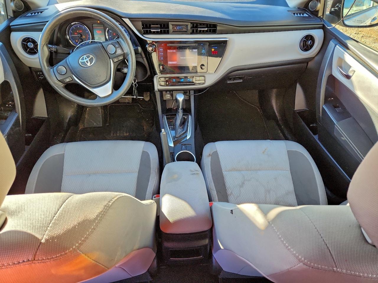2019 TOYOTA COROLLA L photo 8
