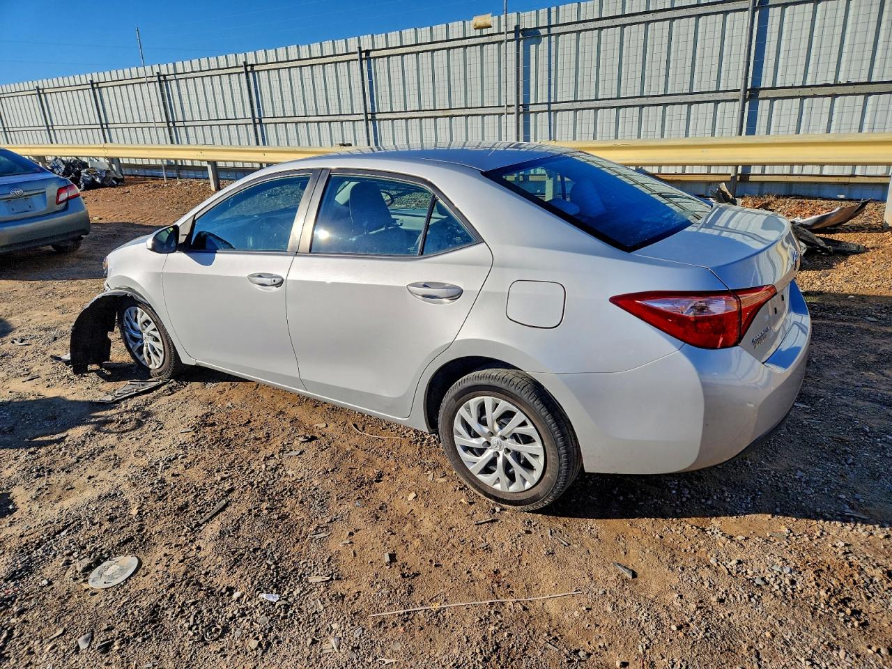2019 TOYOTA COROLLA L photo 2
