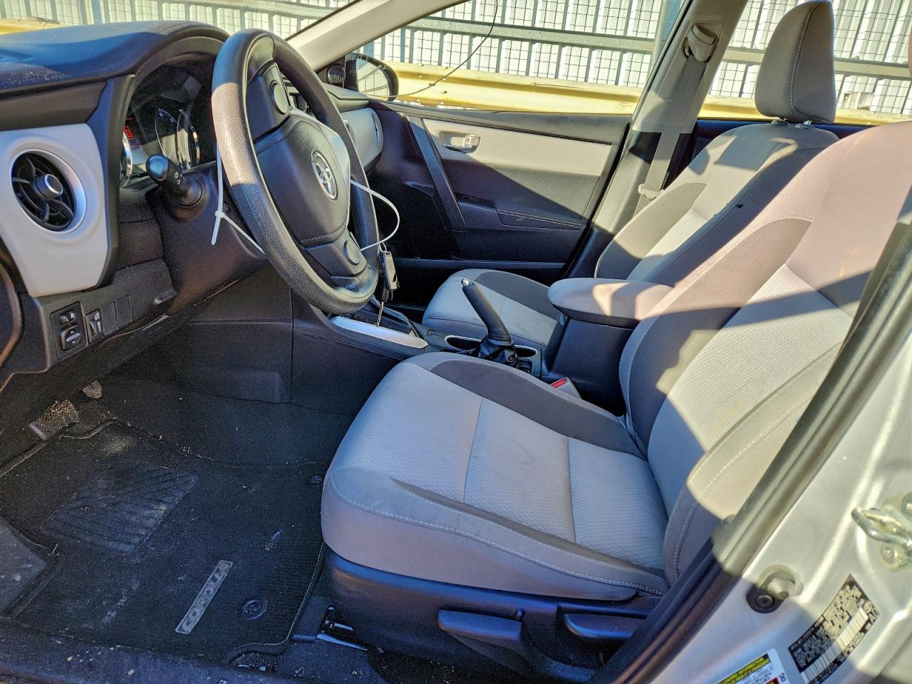 2019 TOYOTA COROLLA L photo 7