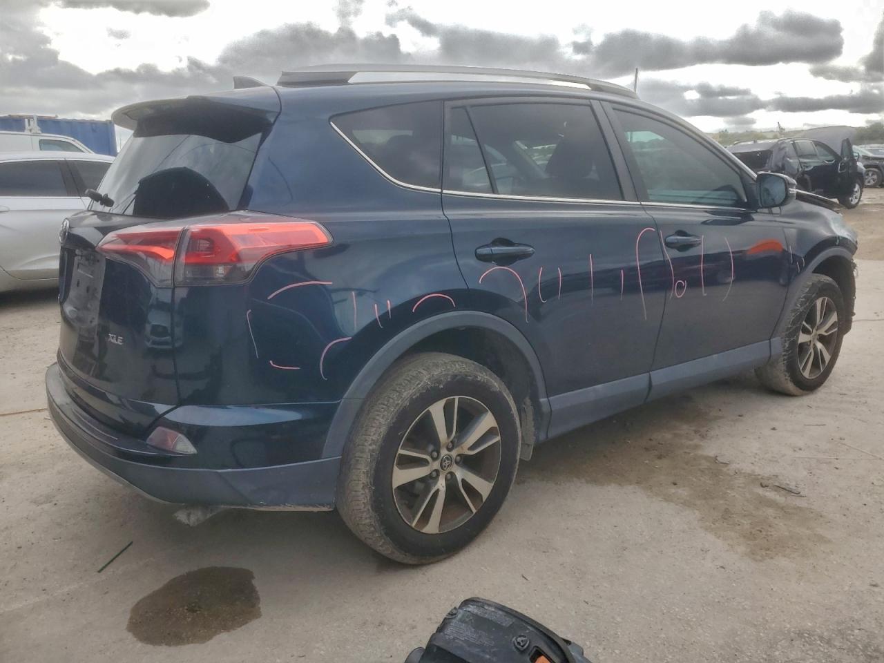 2018 TOYOTA RAV4 ADVENTURE photo 3