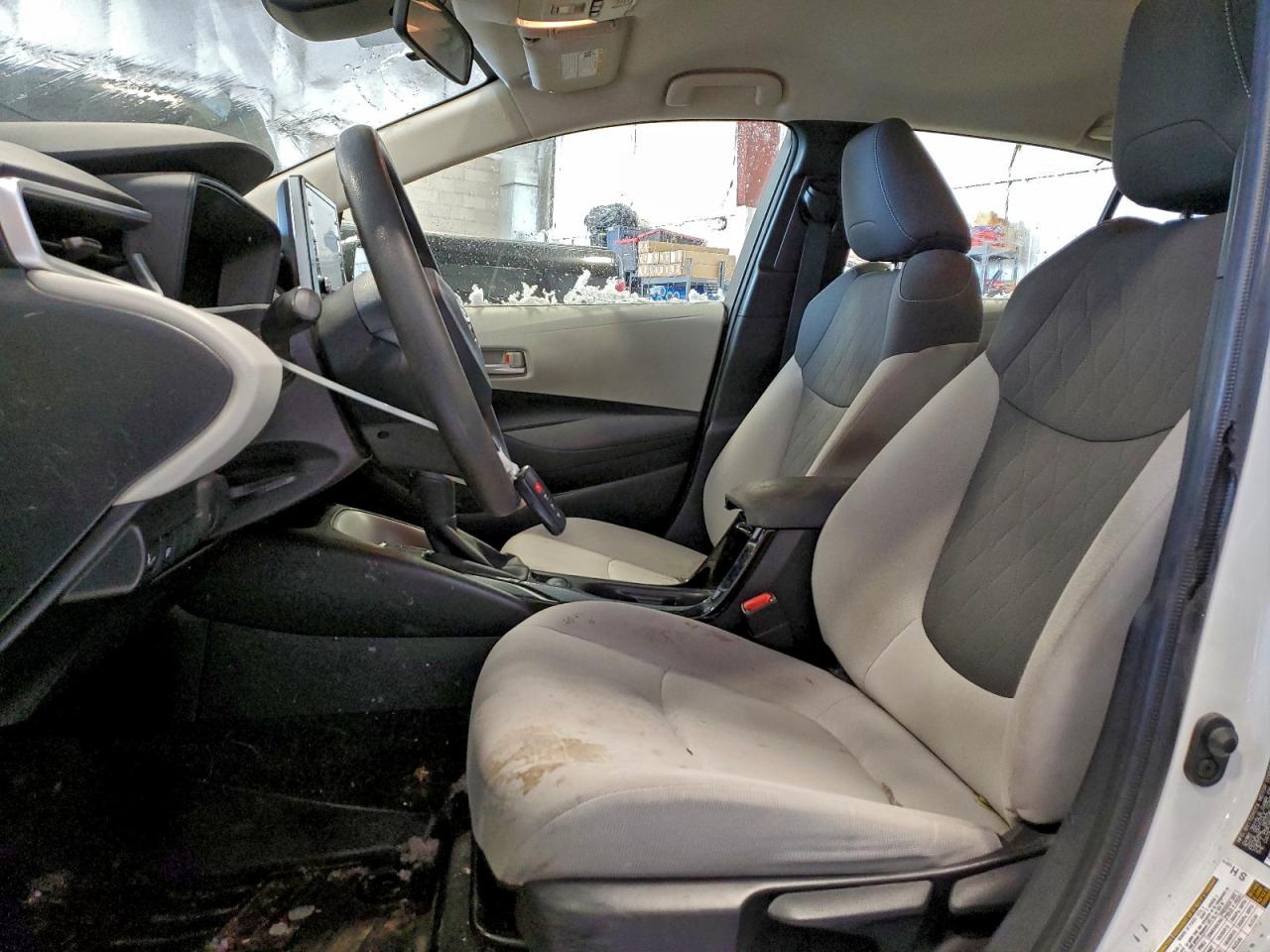 2020 TOYOTA COROLLA LE photo 13