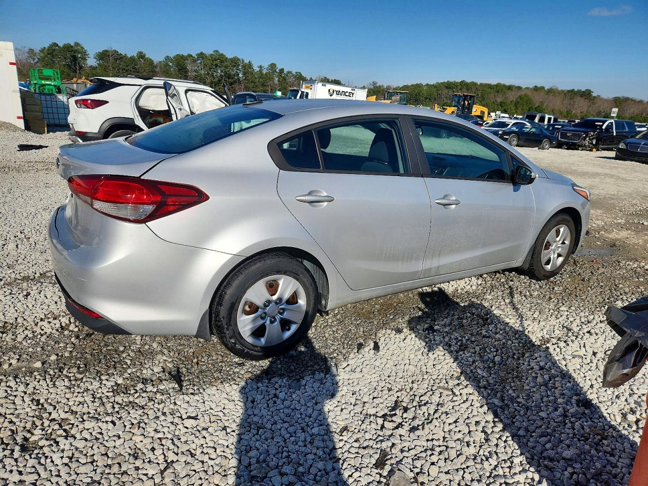 2017 KIA FORTE LX photo 9