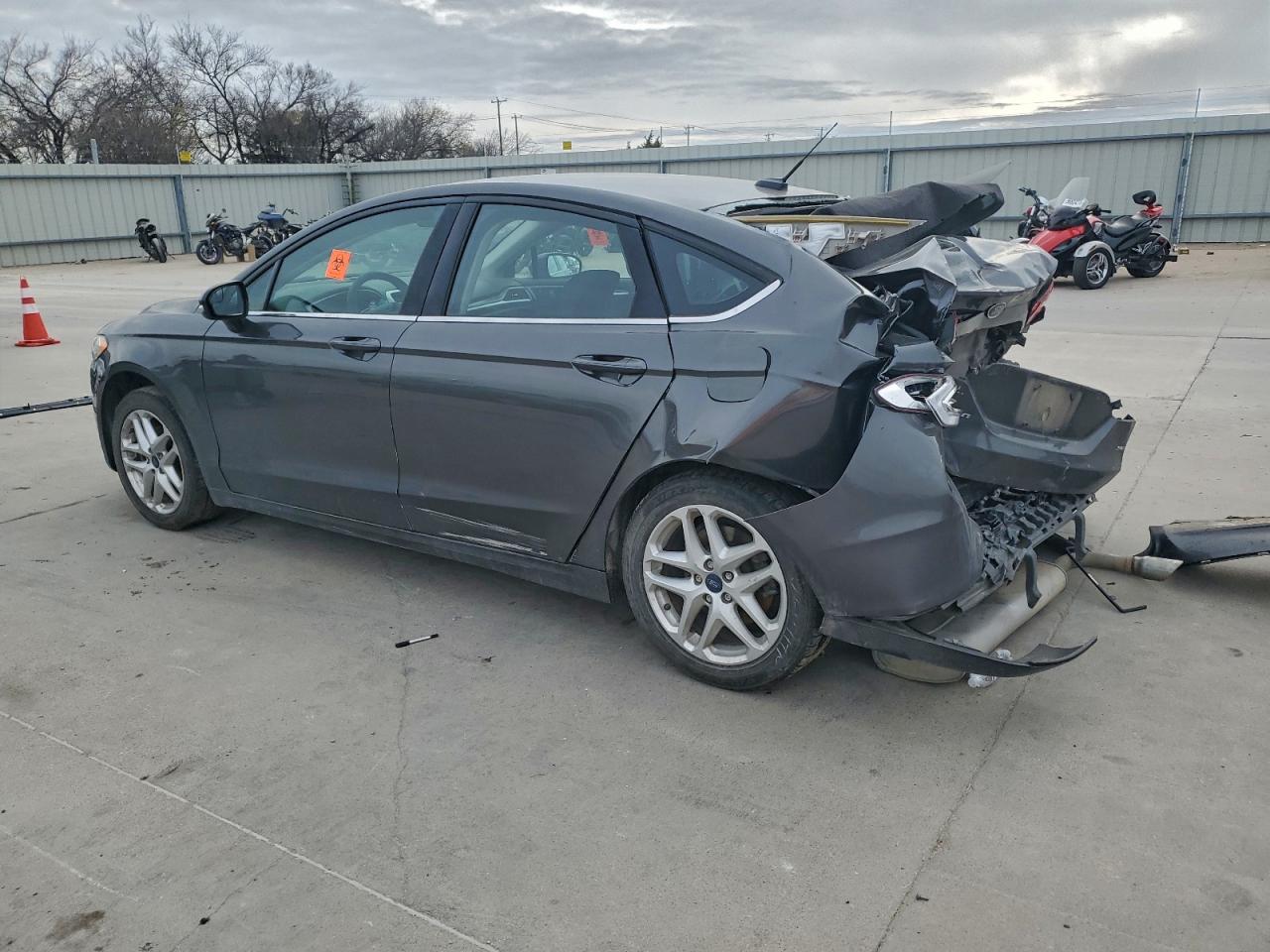 2016 FORD FUSION SE photo 3
