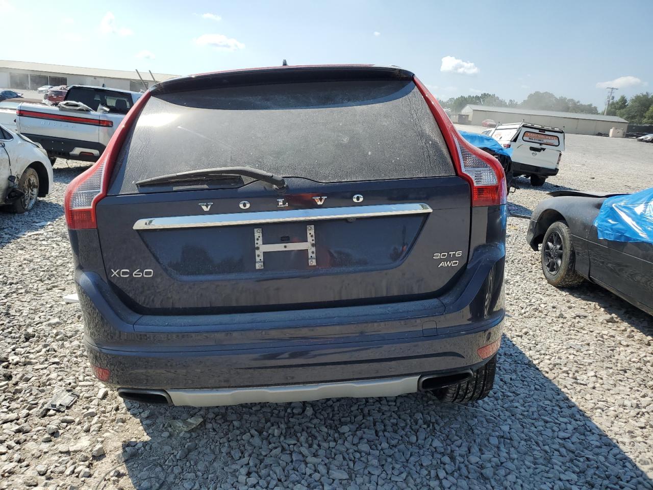 2016 VOLVO XC60 T6 PREMIER photo 16