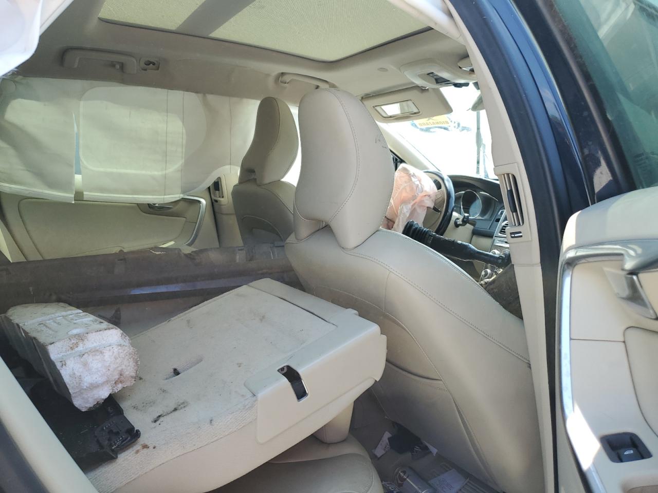 2016 VOLVO XC60 T6 PREMIER photo 31