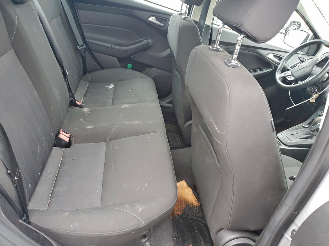 2015 FORD FOCUS SE photo 19