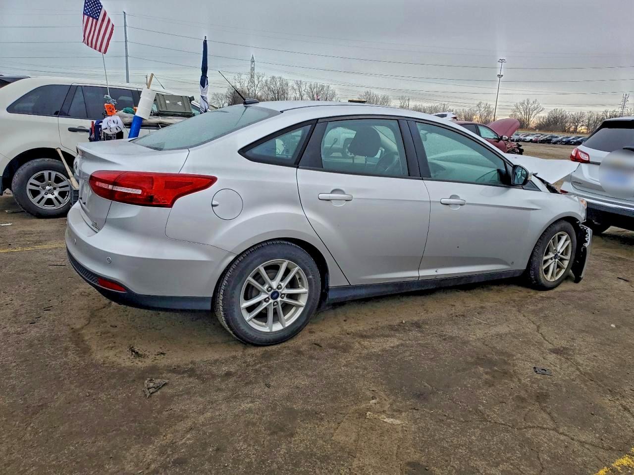 2015 FORD FOCUS SE photo 5