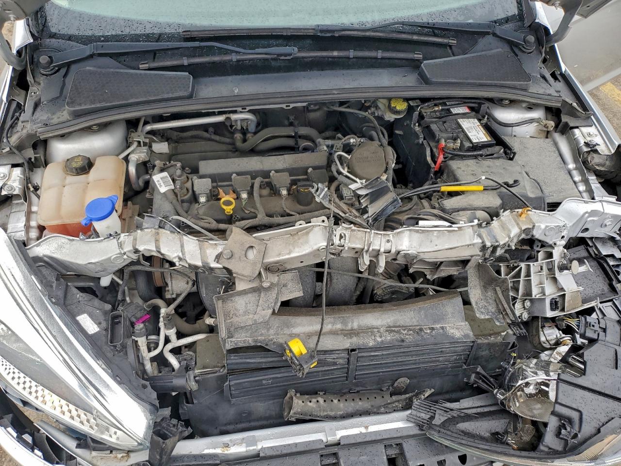 2015 FORD FOCUS SE photo 21