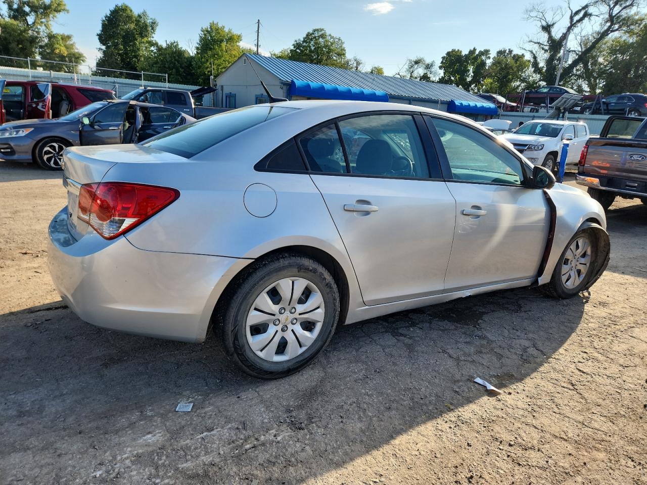 2013 CHEVROLET CRUZE LS photo 4