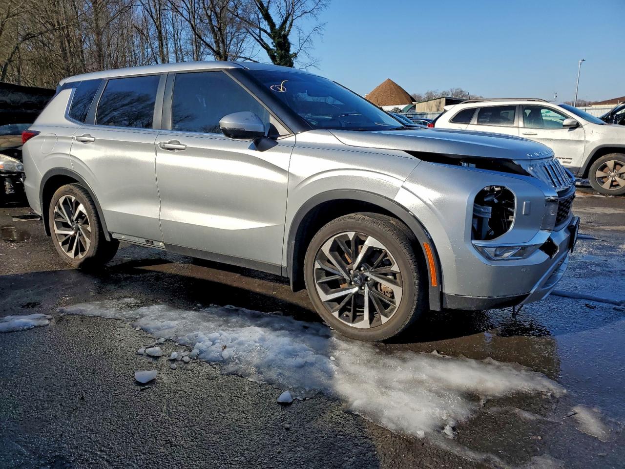 2024 MITSUBISHI OUTLANDER SE photo 7