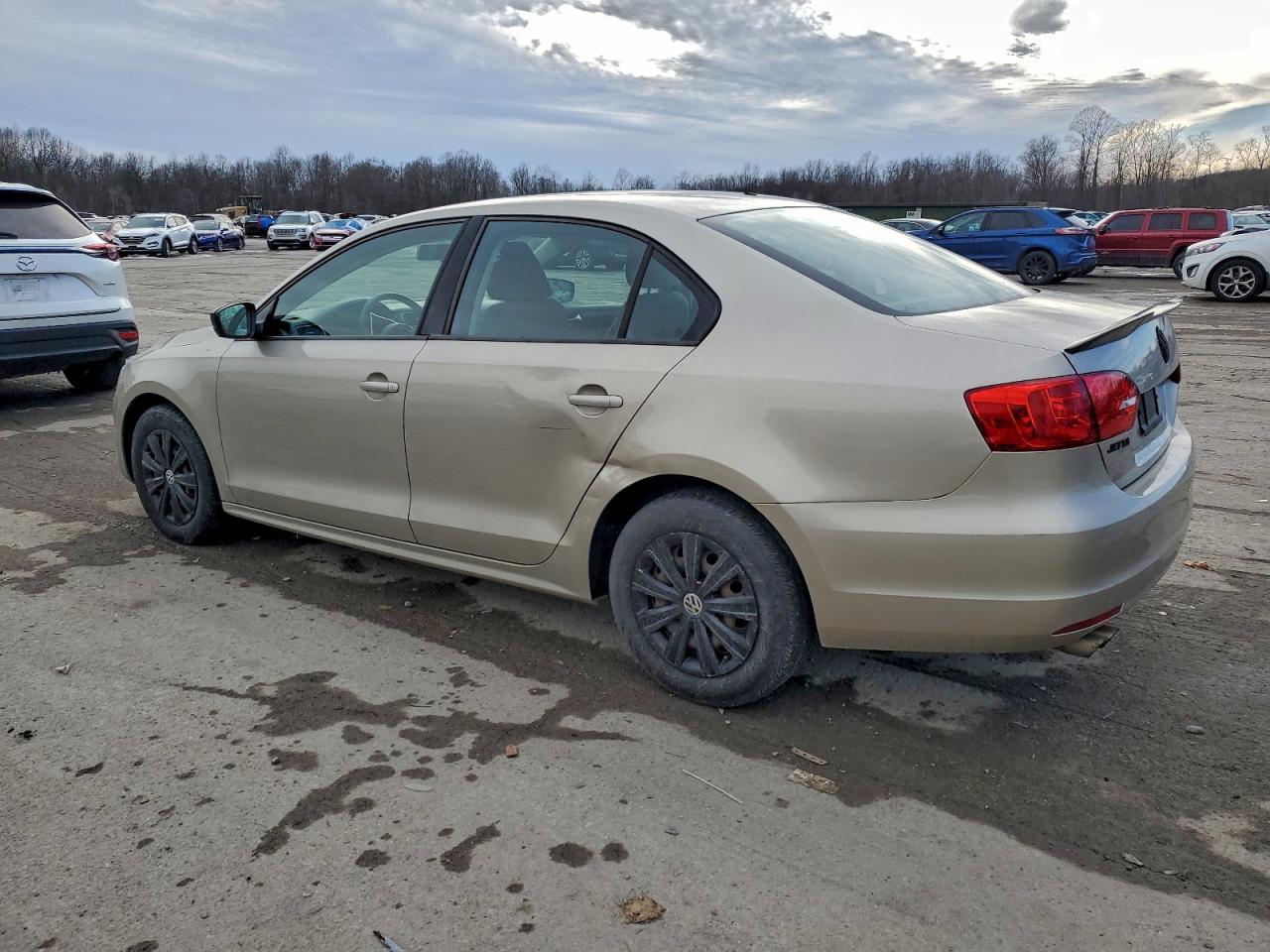 2013 VOLKSWAGEN JETTA BASE photo 3