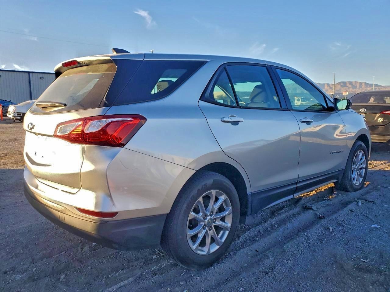 2019 CHEVROLET EQUINOX LS photo 5