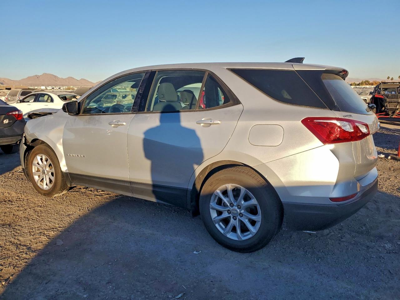 2019 CHEVROLET EQUINOX LS photo 3