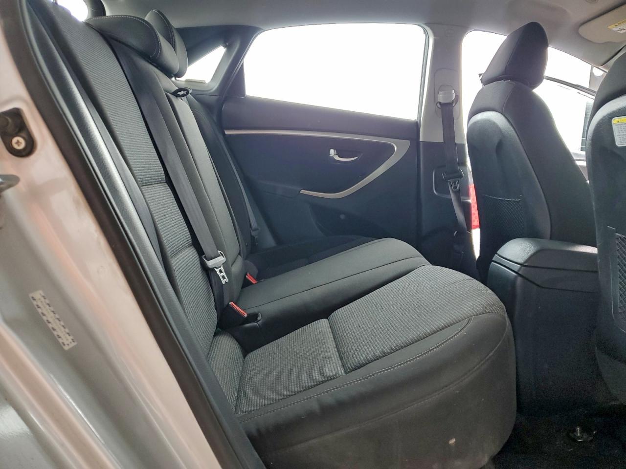 2016 HYUNDAI ELANTRA GT photo 19