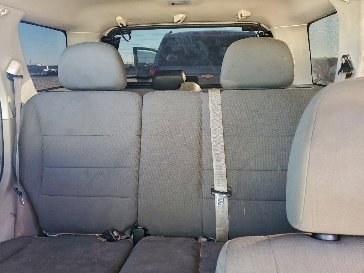 2010 FORD ESCAPE XLT photo 28