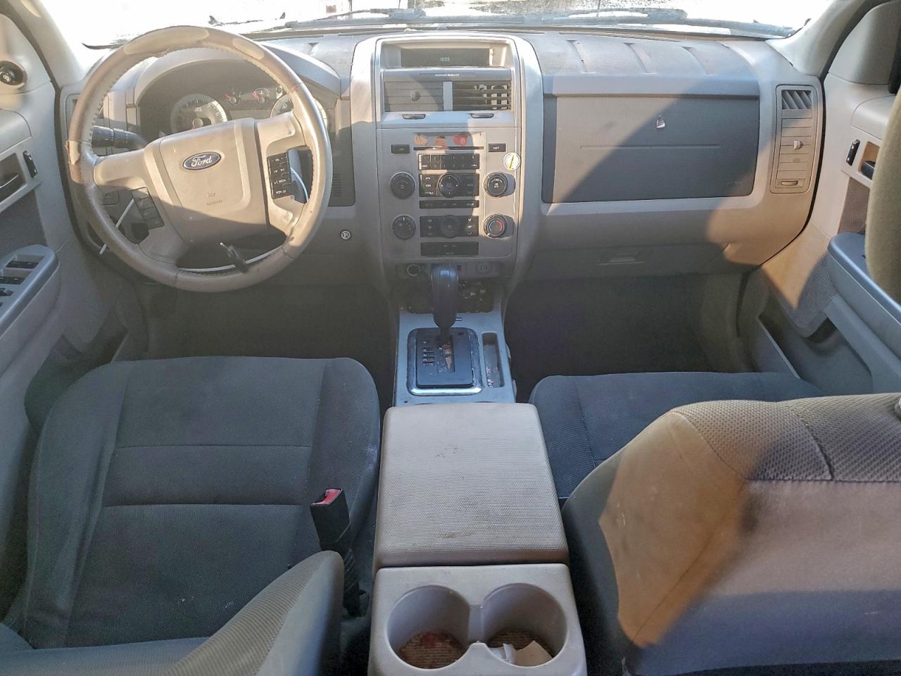 2010 FORD ESCAPE XLT photo 22