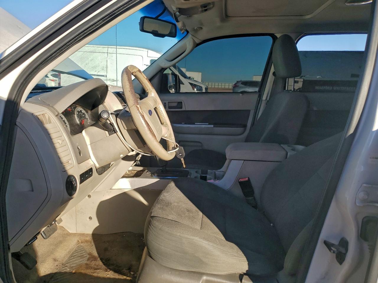 2010 FORD ESCAPE XLT photo 19