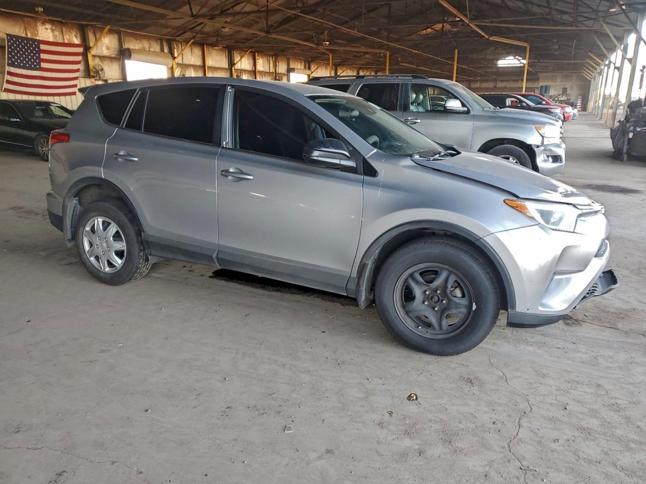 2018 TOYOTA RAV4 LE photo 10