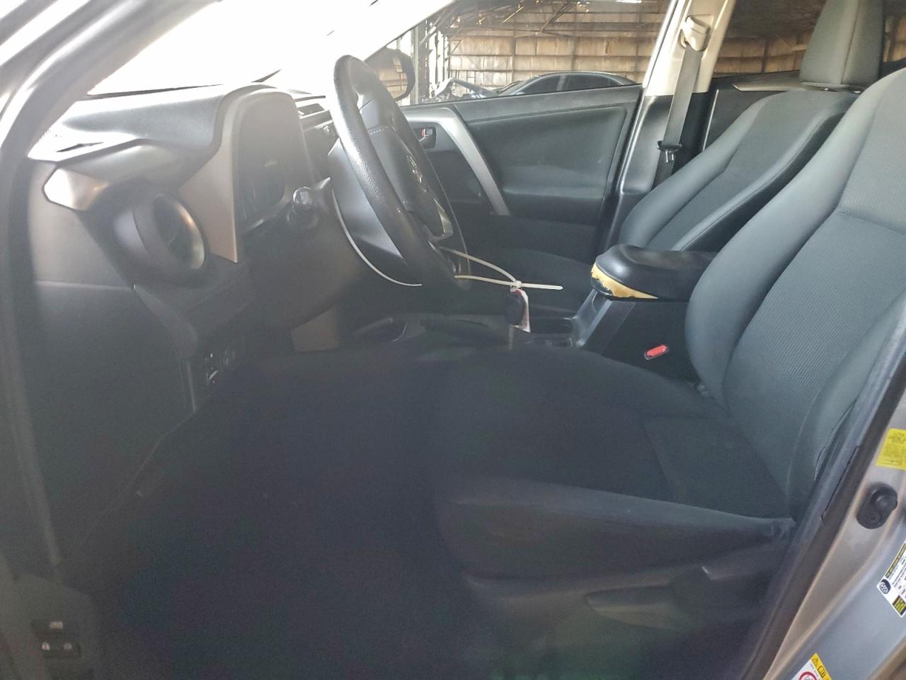 2018 TOYOTA RAV4 LE photo 19