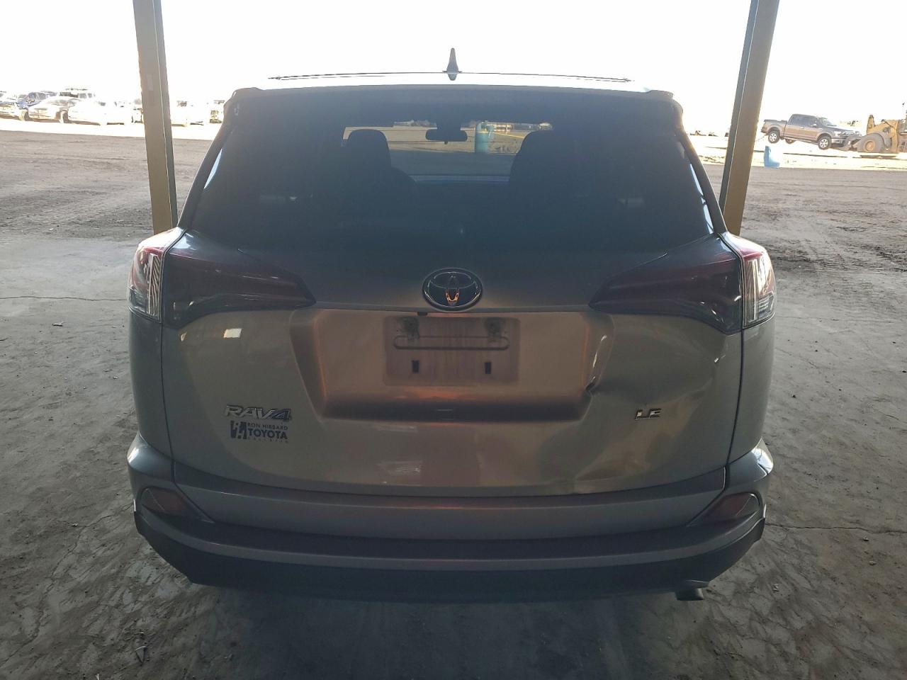 2018 TOYOTA RAV4 LE photo 16