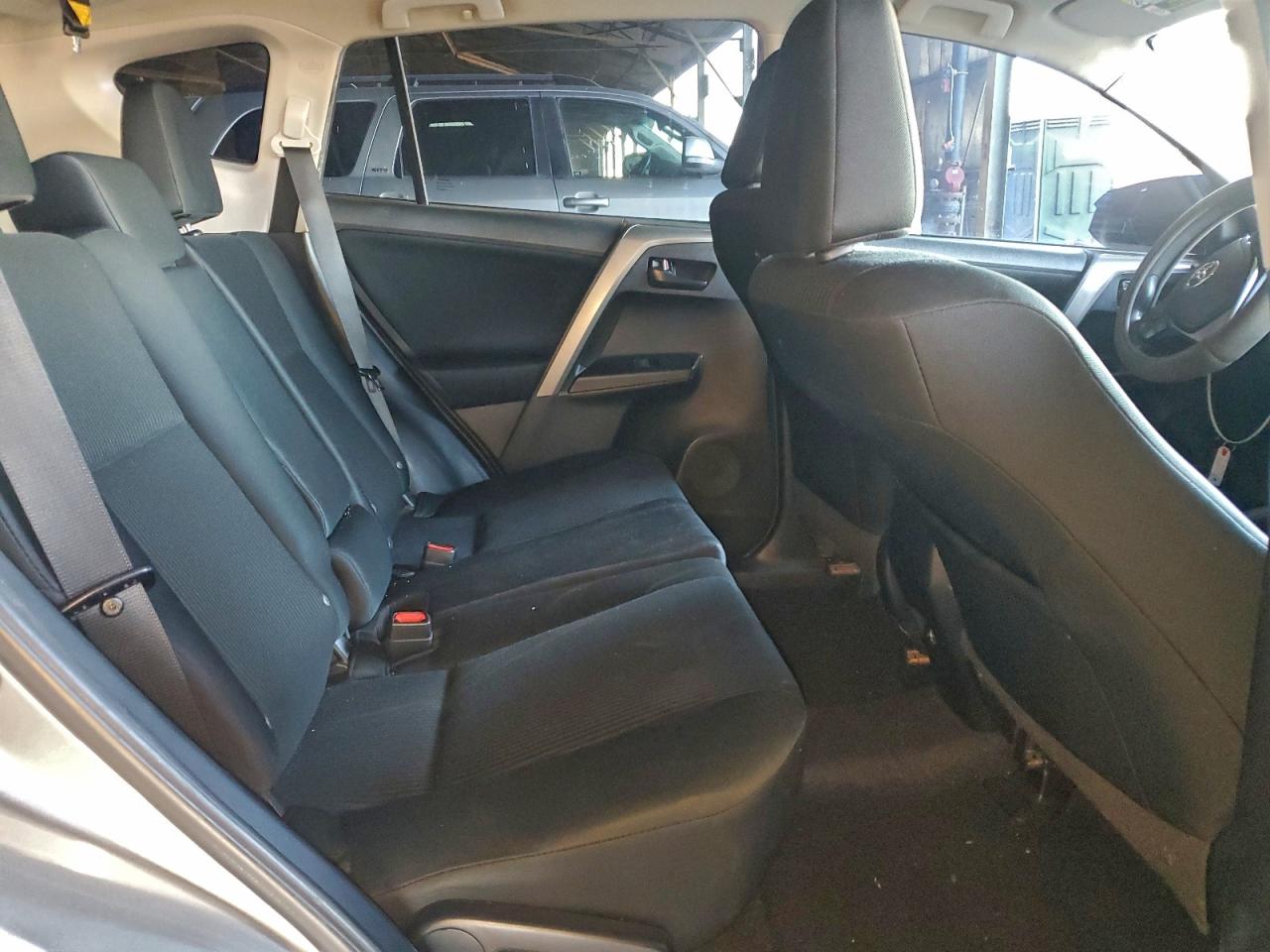 2018 TOYOTA RAV4 LE photo 28