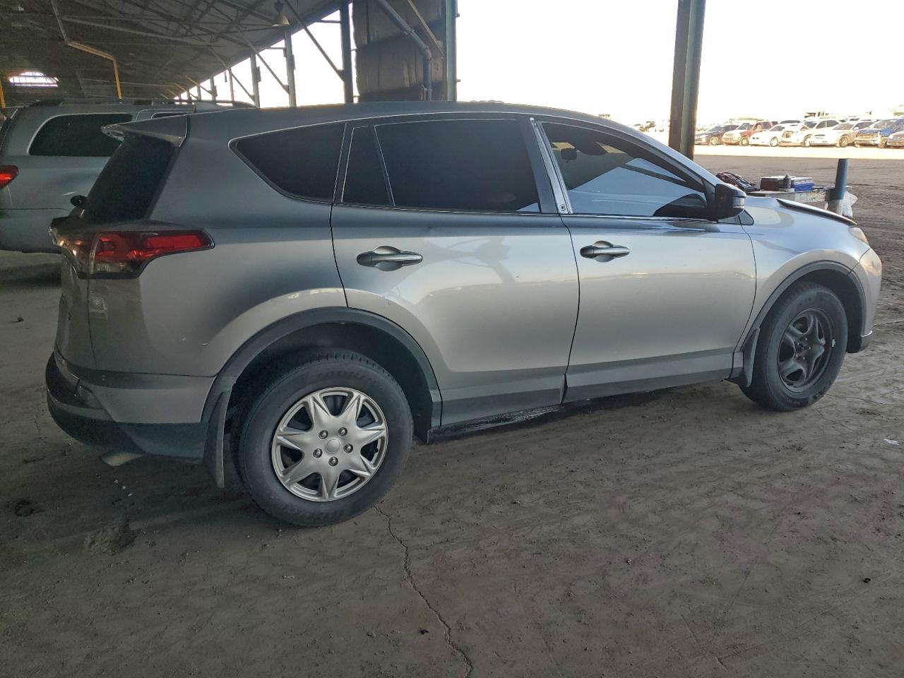 2018 TOYOTA RAV4 LE photo 7