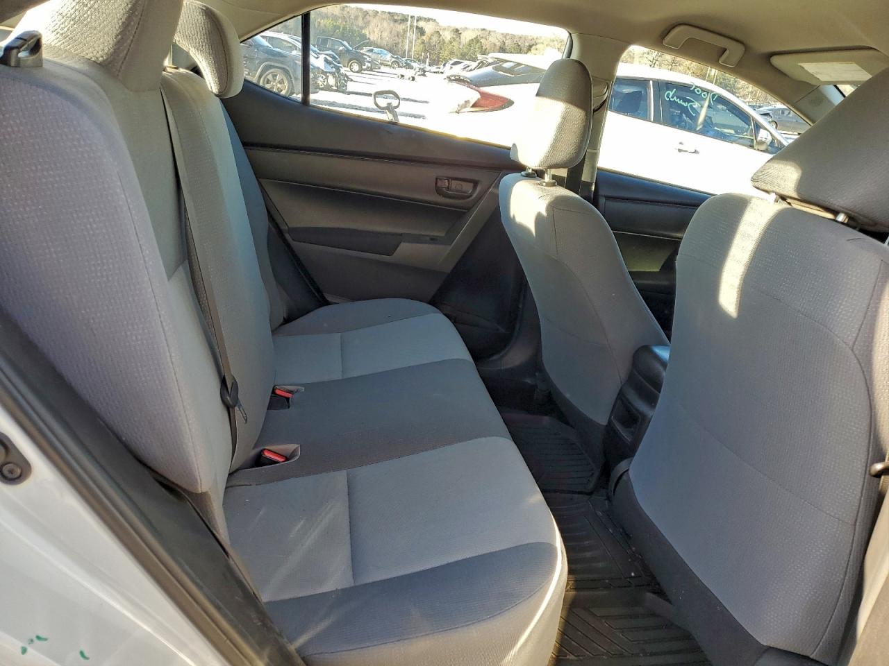 2018 TOYOTA COROLLA L photo 19