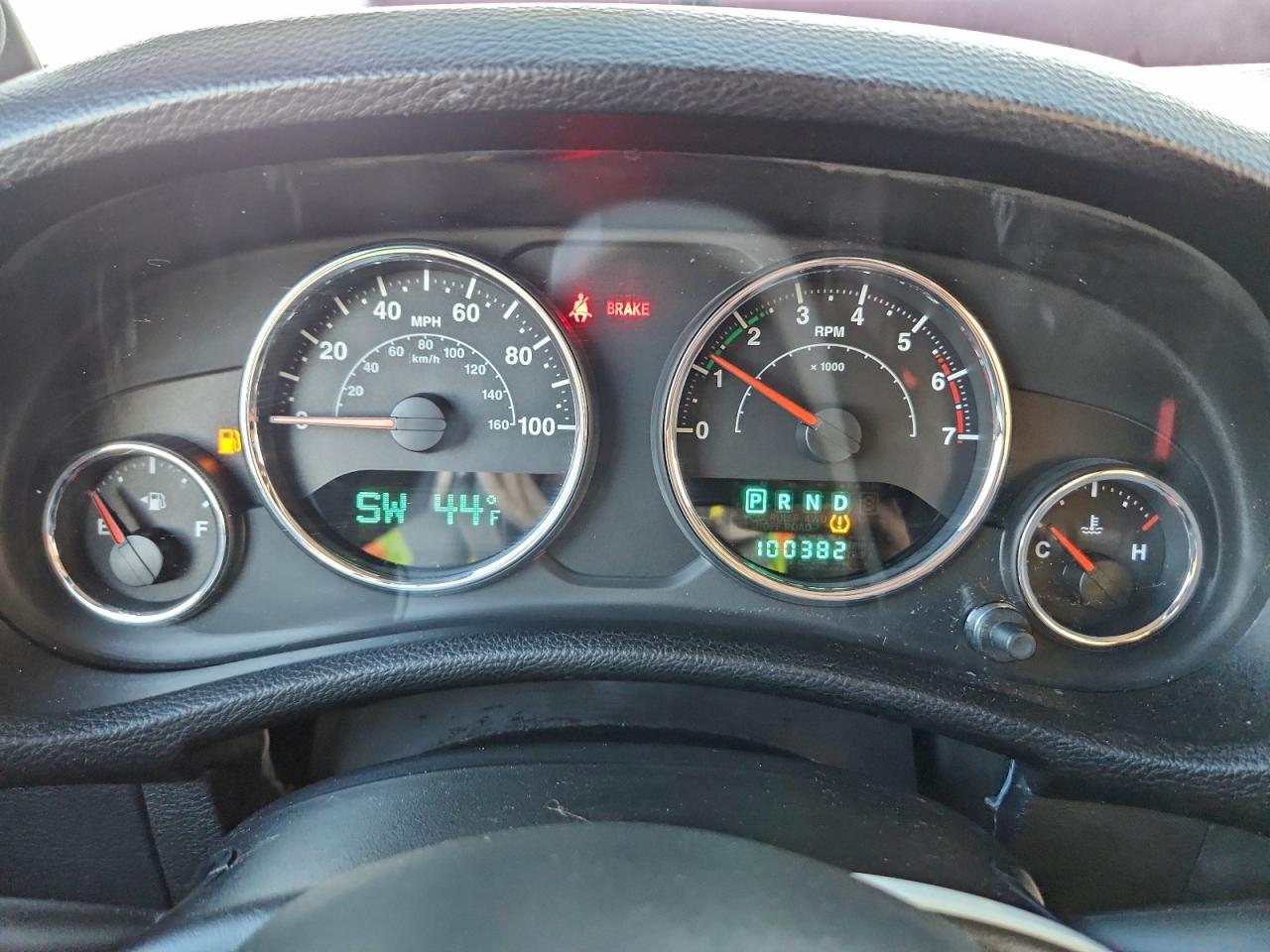 2011 JEEP WRANGLER SAHARA photo 9