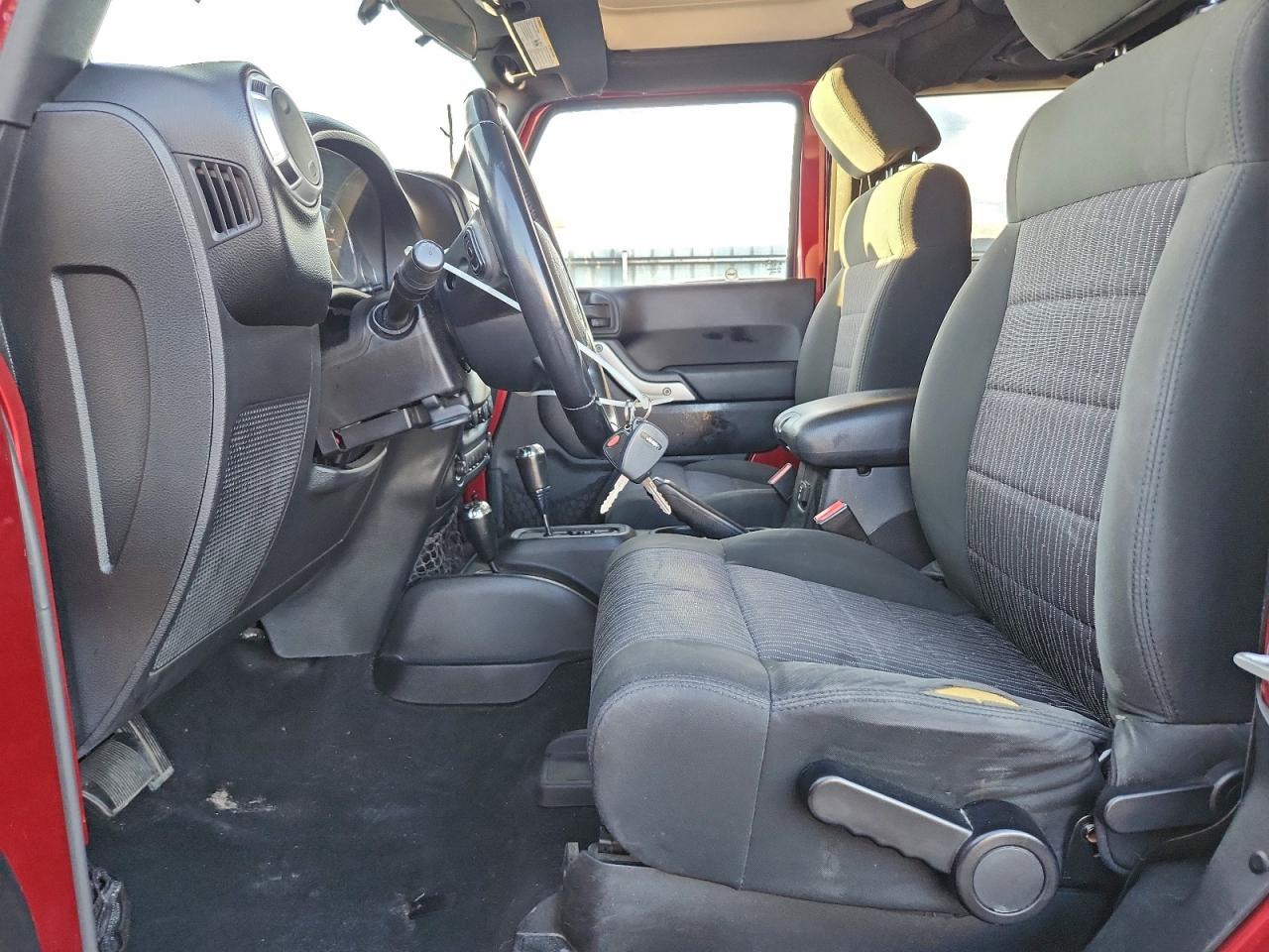 2011 JEEP WRANGLER SAHARA photo 7