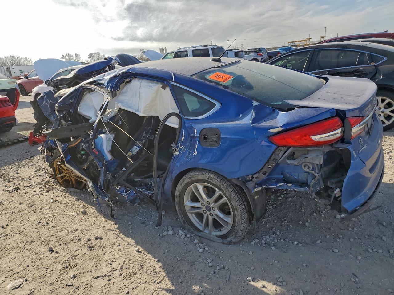 2018 FORD FUSION SE photo 2