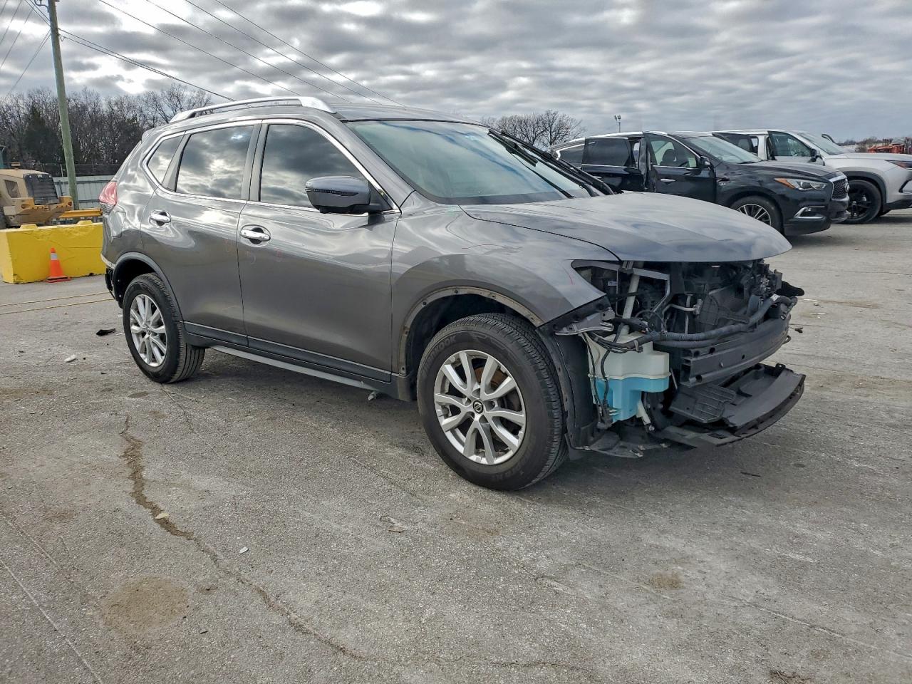 2017 NISSAN ROGUE SV photo 4